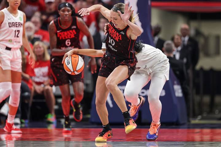 Fever Dominate Atlanta 77-60, Force Decisive Game 3