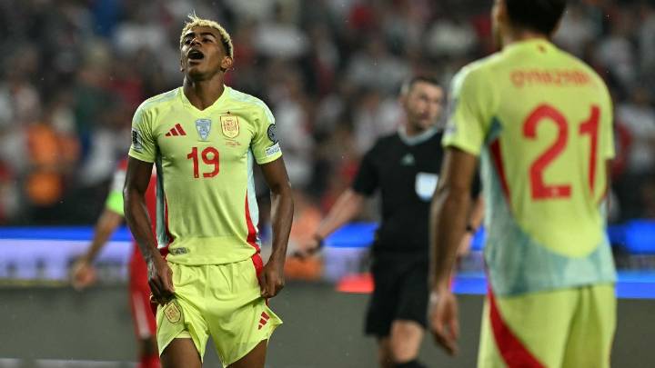 Barcelona boss Flick slams Spain's handling of Yamal injury