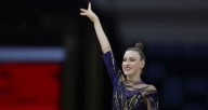 Madre vive una montaña rusa de emociones al ver a su hija coronarse campeona mundial