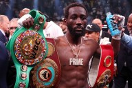 Terence Crawford Overcomes Canelo Alvarez’s Accidental Headbutt as Boxing World Rejoices Omaha Star’s Win Fans left in a moment of panic as Terence Crawford turns back Canelo Alvarez with a masterclas