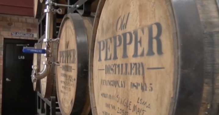 Kentucky leaders unite over bourbon barrel selection amid trade challenges
