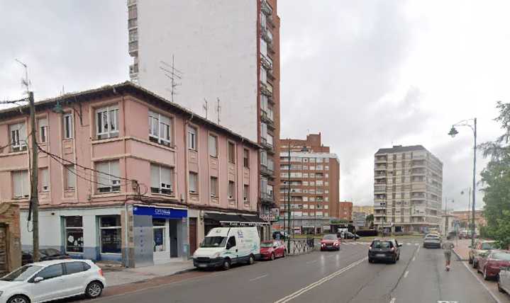 Un hombre de 58 resulta herido en un choque en León