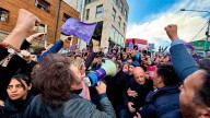 Milei debió suspender el acto de campaña en Ushuaia por protestas y retornó a Buenos Aires