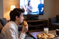 Insólito: No pudo robar la TV, pero comió cinco empanadas