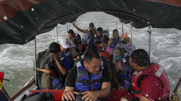 14,000 U.S.-bound migrants have returned south since Trump border changes, UN says