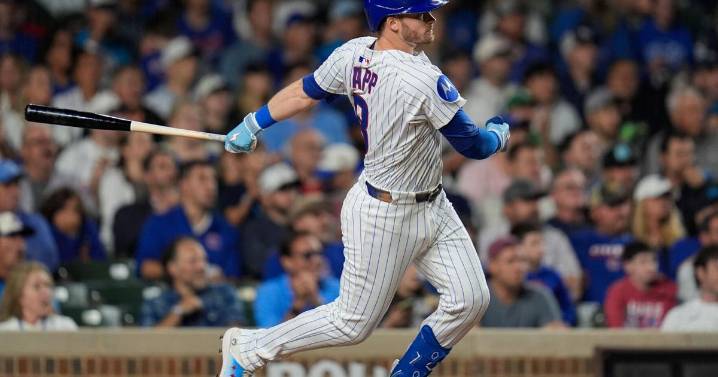 Alvarez hits 2-run homer in 8th as Mets rally to beat Cubs 9