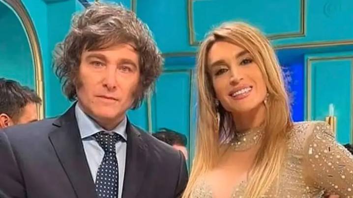 Milei viaja a Las Vegas en medio de la crisis por coimas y asistirá al show de Fátima Flórez