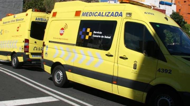 Un motorista, grave tras chocar en Tenerife con una furgoneta que estaba aparcada