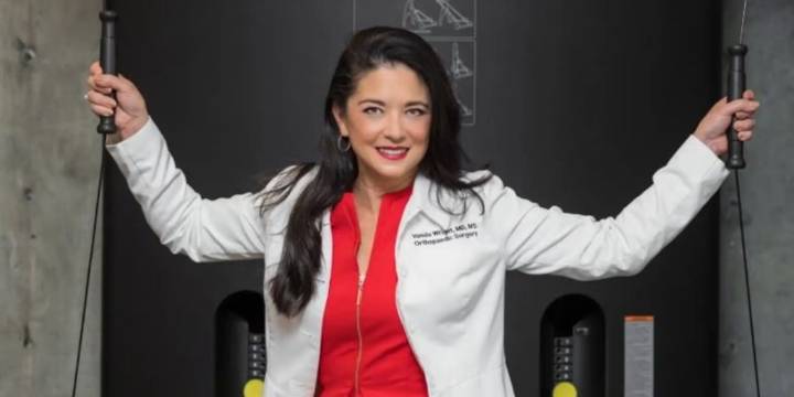 No basta con caminar para adelgazar: hay que entrenar la fuerza, según una experta en longevidad