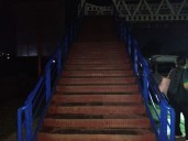 La pasarela de Pozuelos parece "una boca de lobo" en las noches (+Fotos)