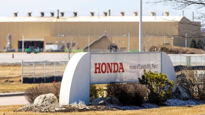 Menor demanda de vehículos eléctricos en EU orilla a Honda a cancelar producción de una camioneta