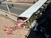 Después del accidente del camión, confirmaron que la carne vacuna ya no es apta para el consumo humano