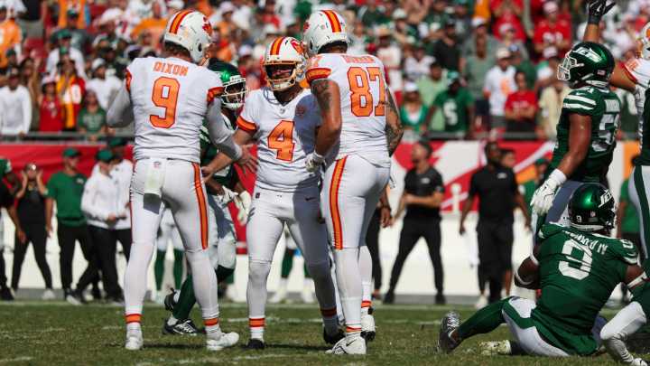 Jets erase 20-point deficit in final minutes before falling to Buccaneers in latest gut