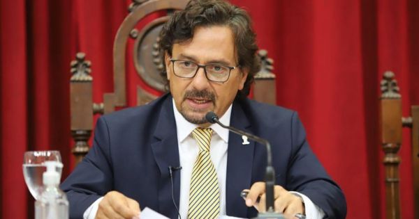 Sáenz pidió a Nación suspender planes a extranjeros y destinar los fondos a jubilados y discapacitados