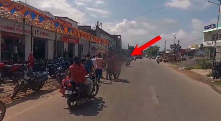 Family seen carrying body on shoulders in Boudh, video goes viral