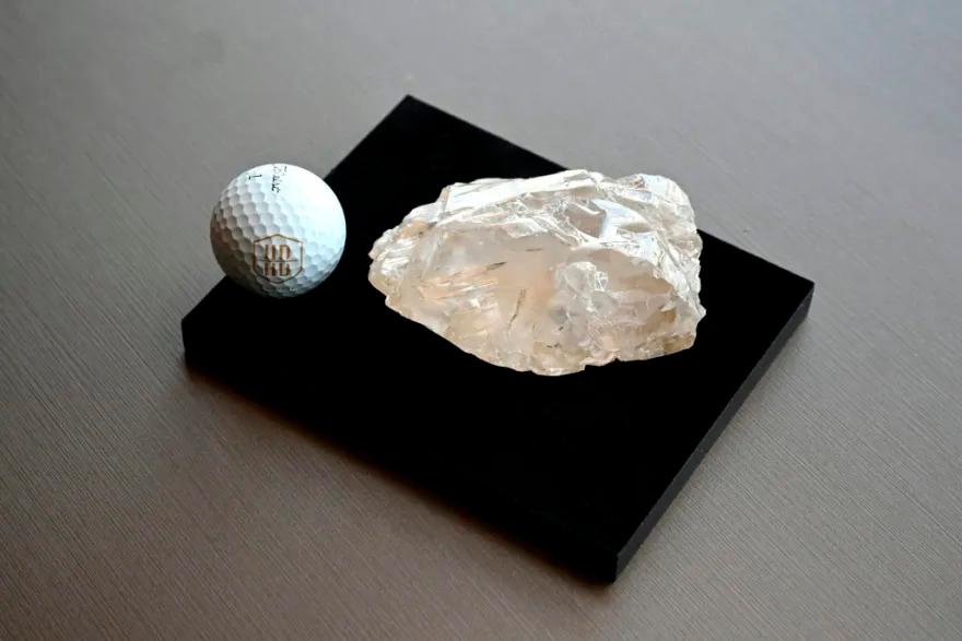 Este es el Motswedi, el diamante de 2.488 kilates que asombra al mundo