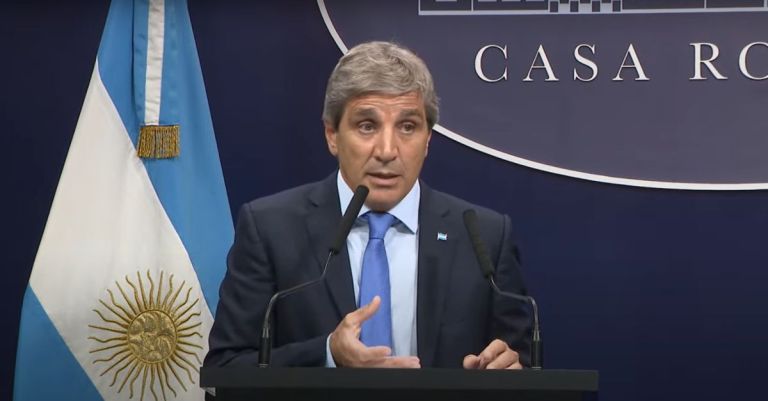 ¿Vuelve el cepo? El gobierno volvió a restringir operaciones cambiarias