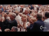 Thousands descend on Glendale for Charlie Kirk's public memorial