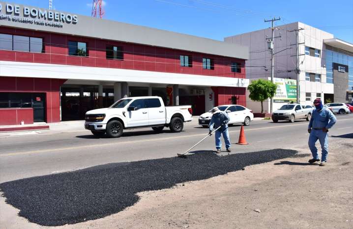 Bachean calles de Cajeme afectadas por las lluvias; estas son las prioritarias
