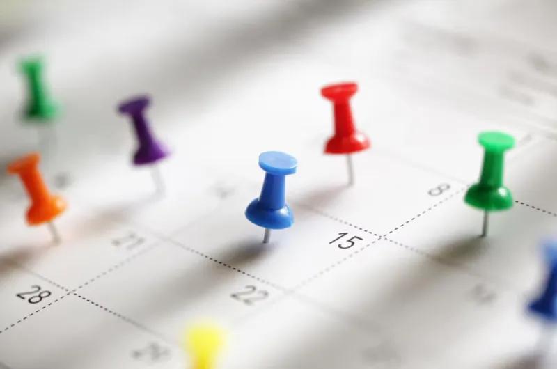 ¿El viernes 10 de octubre es feriado nacional o día no laborable?