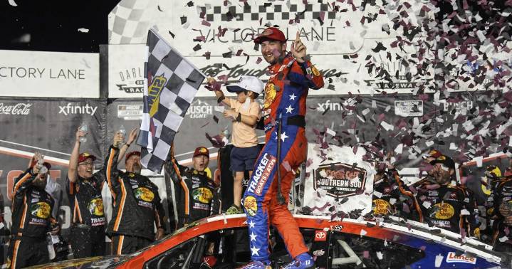 Briscoe repeats at Southern 500, advances in NASCAR playoffs