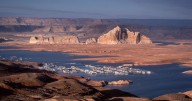 Arizona man dies at Lake Powell after jumping from houseboat