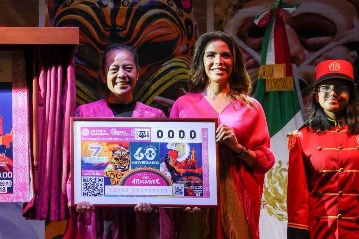 Honra Lotería Nacional patrimonio con billete del Huey Atlixcáyotl