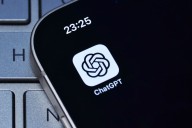 OpenAI suma controles parentales. ChatGPT avisará cuando los menores tengan charlas riesgosas con la IA
