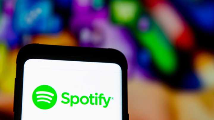 Spotify aplicó nuevas reglas para "proteger" a artistas, productores y oyentes de los "usos malintencionados" de la IA