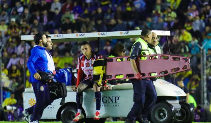 ¿Se perderá todo el torneo? “Piojo” Alvarado sufre terrible lesión en el juego contra América