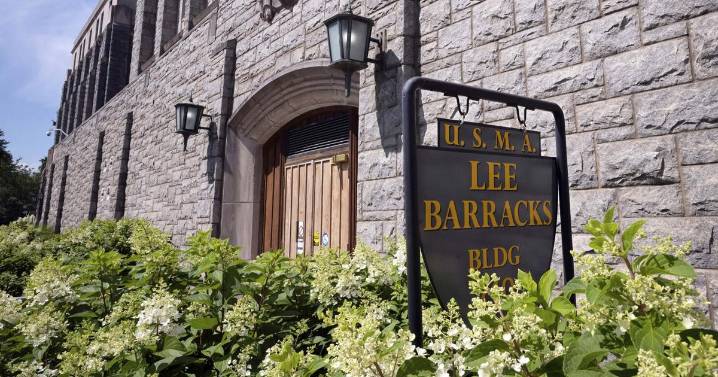 West Point restores Confederate Gen. Robert E. Lee's portrait