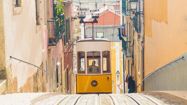 Un elevador inaugurado en 1885 para unir el centro con el barrio alto