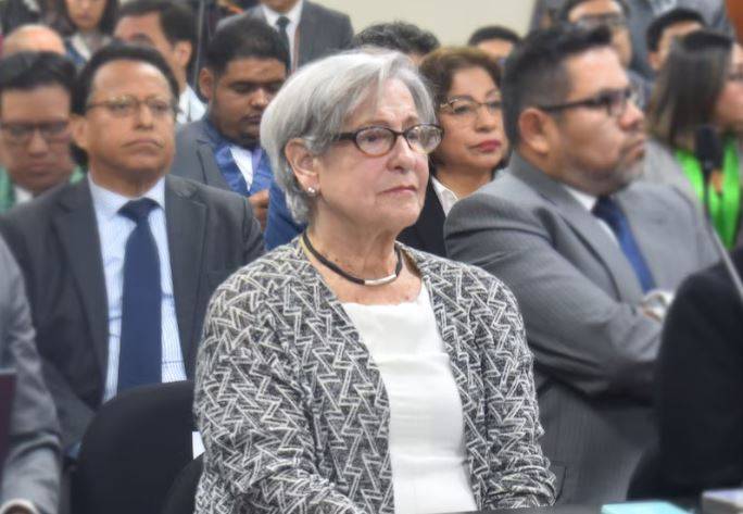 Piden audiencias diarias contra Villarán