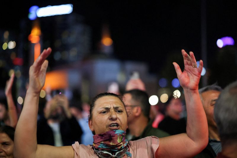 Turkey's main opposition calls for rallies after police barricade Istanbul office