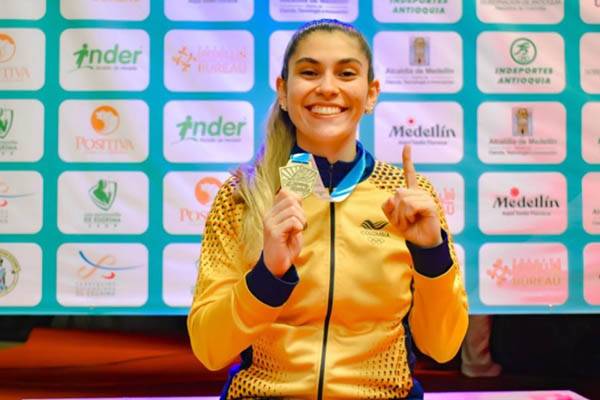 Valentina Beltrán, campeona en el Sudamericano de esgrima en Medellín