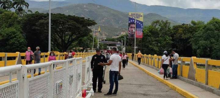 Importaciones colombianas desde Venezuela bajaron más de 21 % en el primer semestre de 2025
