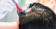 Dile adiós a las canas para siempre: el tinte casero fácil de preparar y que aporta brillo instantáneo