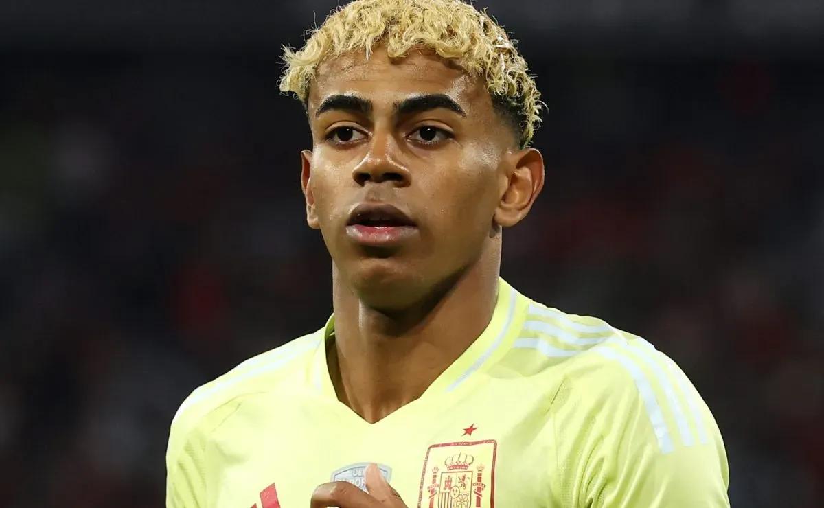 Barcelona coach Hansi Flick takes a shot at Spain national team over Lamine Yamal’s injury