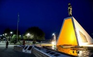 Madryn iluminó el monumento a la gesta galesa en el Día Mundial para la prevención del suicidio