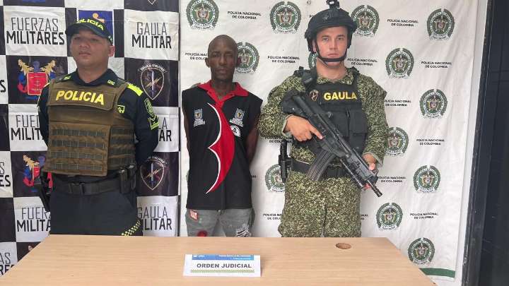 Golpe al «Clan del Golfo» en Calamar: capturan a alias «Jhon», cabecilla de red de apoyo