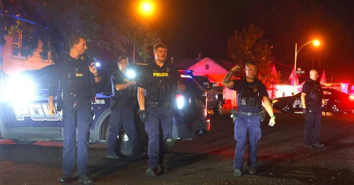 Photo: Police investigate South Side shooting
