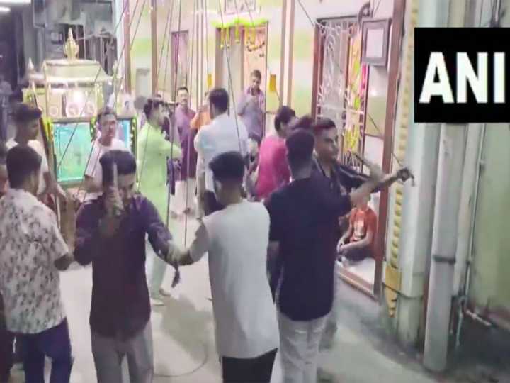 Gujarat: Locals in Navsari celebrate Navratri with traditional Dori Raas garba