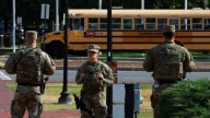 Padres enfrentan el regreso a clases en Washington con temor al ICE y redadas federales