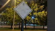 La mitad de las placas en honor de las víctimas de ETA en Pamplona han sido vandalizadas y Bildu y el PSOE no las arreglan