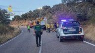 Hallan el cadáver de un hombre en un coche precipitado por un barranco en Cañamero