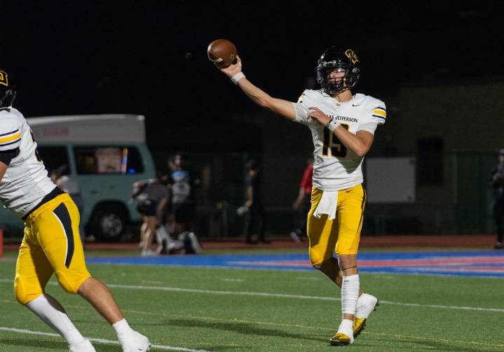 High school football rankings: No changes at the top as No. 1 teams hold strong