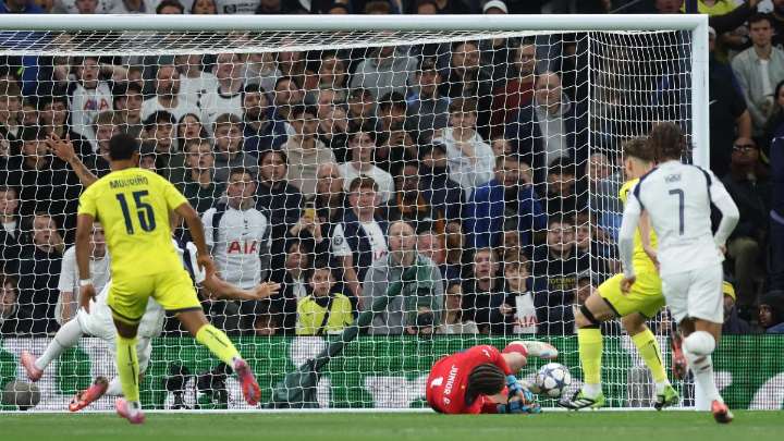 El Tottenham acepta el inesperado regalo de Luiz Junior