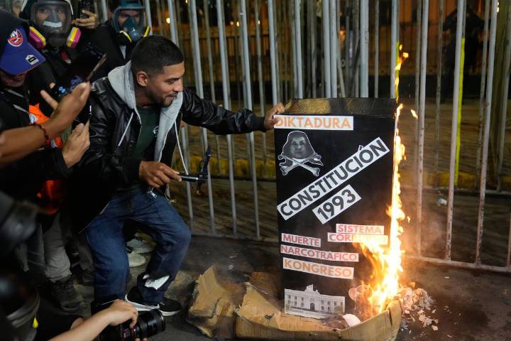 Al menos 74 heridos en recientes protestas de jóvenes en Lima