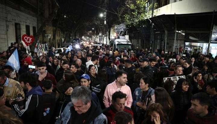 Triunfo del peronismo sobre el partido de Milei en elecciones provinciales en Buenos Aires