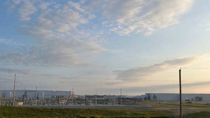 Ford JV battery plant worker sues over unpaid time putting on footwear